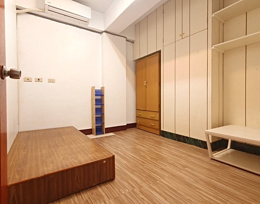 ⭐逢甲夜市⭐可雙租補⭐一層一戶⭐超大四房兩衛浴⭐ - Image 6