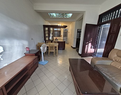 陽光國小旁前後陽台車庫 - Image 1