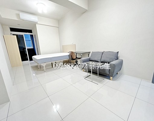 可租補~全新電梯套房/個人機車位/陽台洗衣機 - Image 3