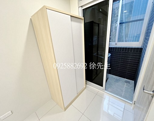 可租補~全新電梯套房/個人機車位/陽台洗衣機 - Image 4