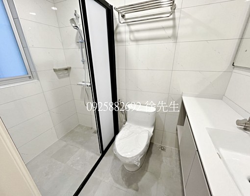 可租補~全新電梯套房/個人機車位/陽台洗衣機 - Image 6