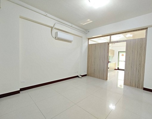 磐石中學大五房前院車庫別墅、屋新 - Thumbnail 3