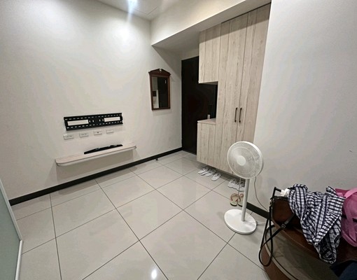 海山捷運重劃區都心花園裝潢一房一廳+大車位 - Image 2