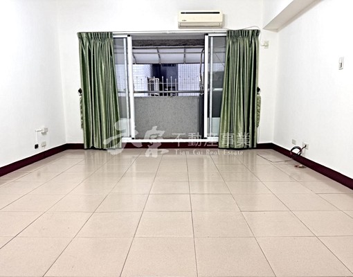 三多捷運新光三越【三多三星】漂亮大套房附家電 - Image 2