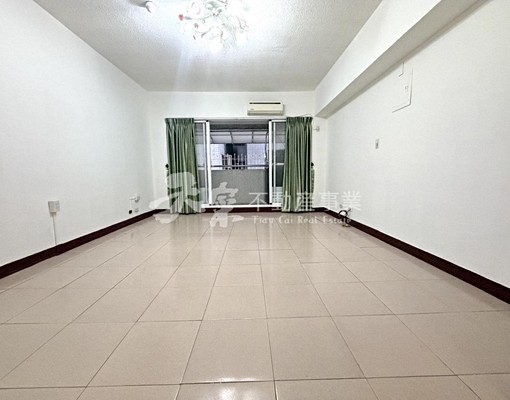 三多捷運新光三越【三多三星】漂亮大套房附家電 - Image 3