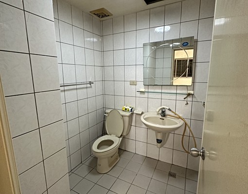 優質地段🌈仁愛路🌈秀峰國小旁👍電梯3+1房 - Image 6