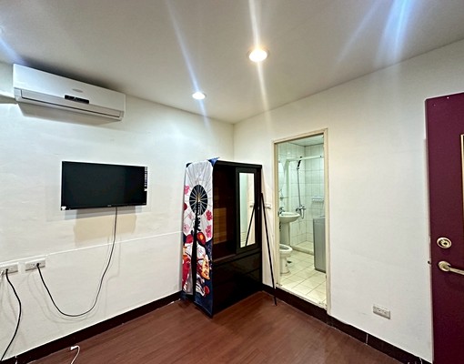 龍山寺🏠免爬高/採光通風乾濕分離/獨洗曬家具齊全/生活機能 - Image 2