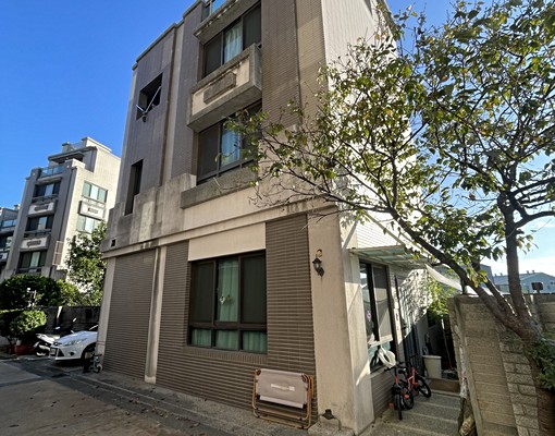 獨棟別墅,3分鐘上74號,洲際棒球場旁巷內,鬧中取靜 - Image 14