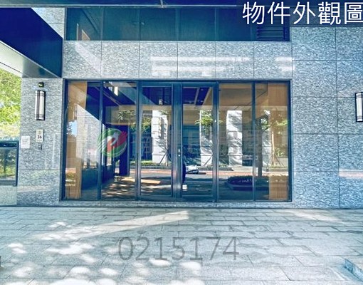 淡水輕軌家樂福全聯❤️小資最愛❤️詠萃邊間挑高玻璃帷幕店面 - Image 13