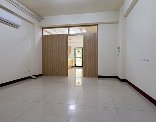 西大路【民富官邸】透天5房庭院平面車位 - Image 2