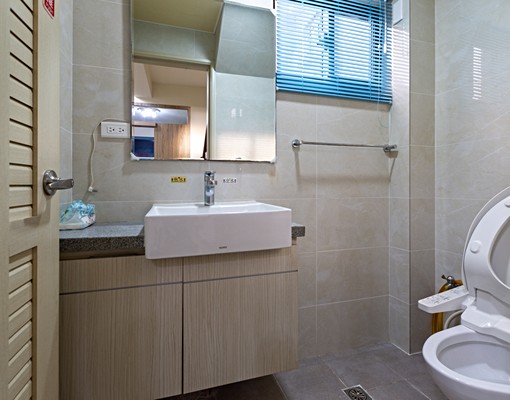 西大路【民富官邸】透天5房庭院平面車位 - Image 4