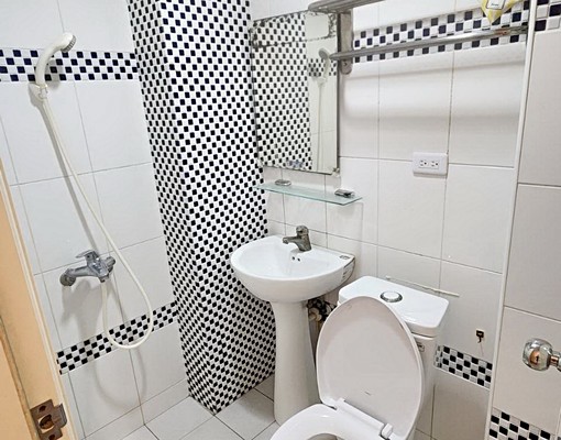 !可租補!近中國醫!小資獨立陽台套房 - Image 5