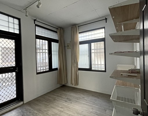 屋主自租。個人工作室首選,住辦最合宜~中醫、學士、永興商圈。 - Image 9