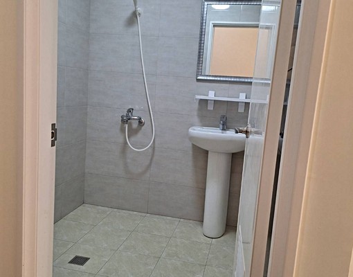 套房出租,全新裝潢,環境單純寧靜 - Image 4