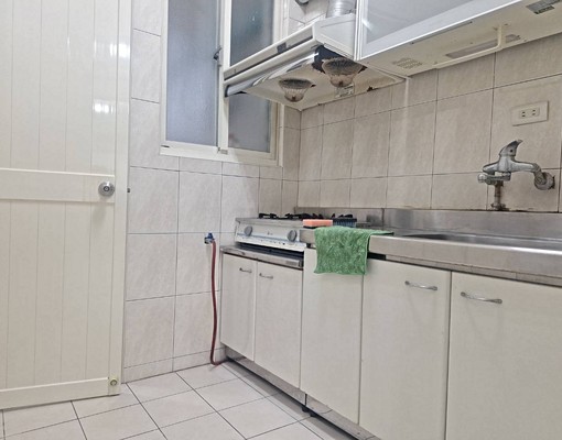 近碧湖公園旁-公寓二樓3房車位(含部分家具) - Image 11