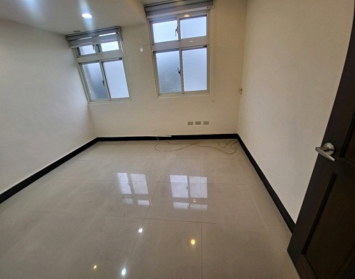 漂亮鄰重慶國中3+1房 - Image 3