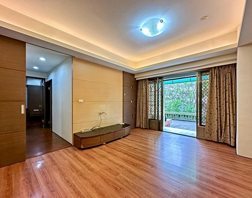 西屯米平方國安國宅一樓住店稀有釋出歡迎承租 - Image 5