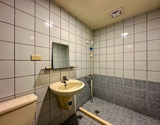 西屯米平方國安國宅一樓住店稀有釋出歡迎承租 - Image 10