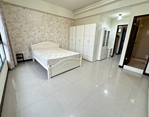 鳳山中正預校旁四樓透天電梯,有乾濕分離衛浴,採光佳,可租補助 - Image 1