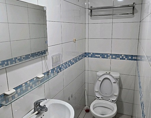 全新整理,麥當勞旁1樓套房,禁煙! - Image 4