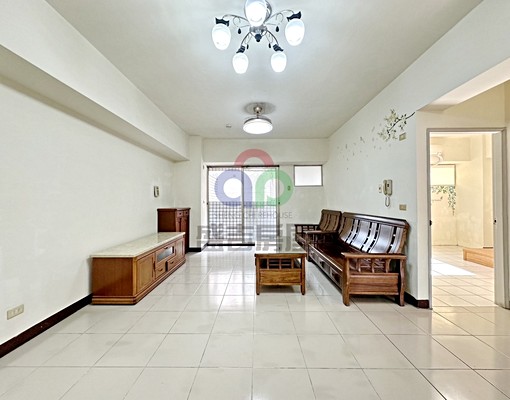 中科東海,漂亮簡配三房,含管含車,可租補.入戶籍,可寵 - Image 1