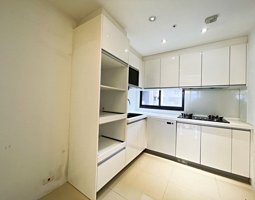 可租補🌟君悅文心百萬裝潢豪華宮廷三改二雙平車🌟 - Image 4