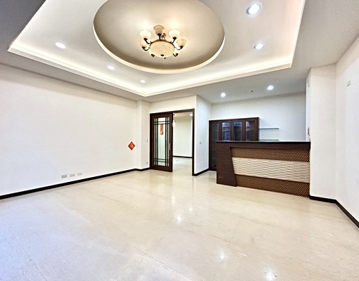 LM⚡️雙拼電梯豪墅💎私人三溫暖💎超大坪數百萬裝潢 - Image 3