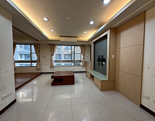 三井商圈~遠雄未來城2+1房車~可租補~可寵~乾淨明亮~ - Image 2