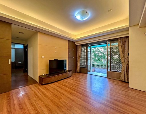 租金便宜!中科商圈稀有一樓店住合一 - Image 1