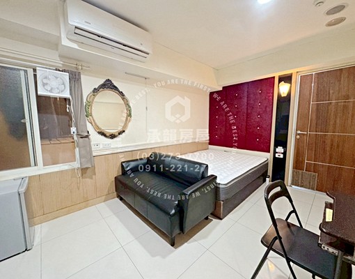 近夜市三民路.設備齊全機能電梯精品套房.含網路 - Image 1