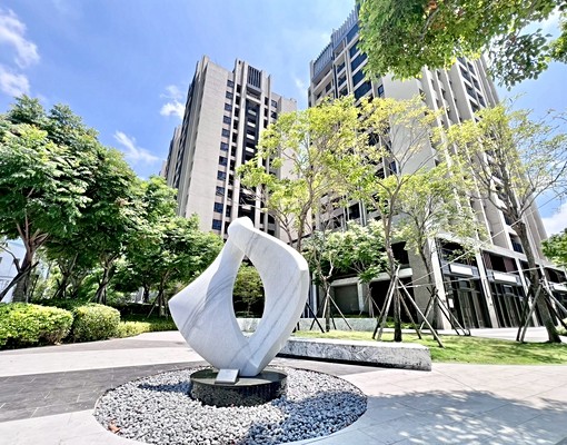 誠租-LALAPPORT新東區❤️㊣朝南視野美裝潢三房平車 - Image 1