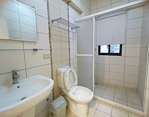 透天/近新豐火車站/明新科大/可租補/室內車庫 - Image 3