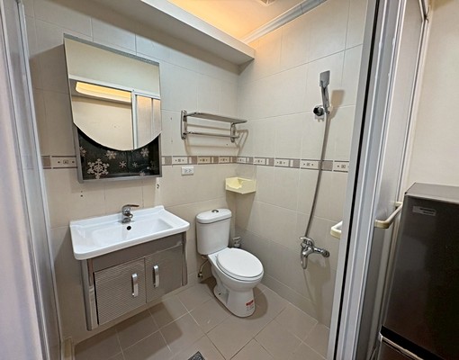 新莊❤️🔥獨洗曬/雙門冰箱/大空間/傢俱齊全/採光通風 - Image 9