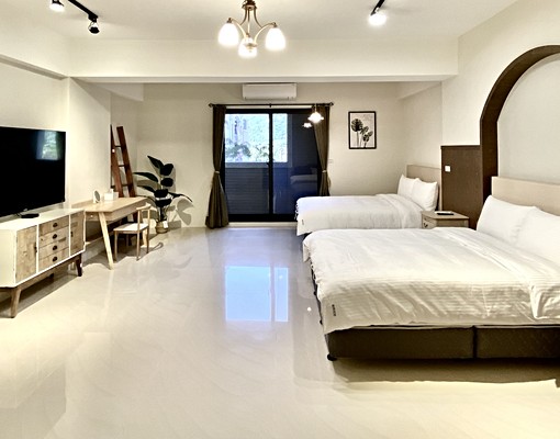 北埔火車站前電梯/陽台套房~全新裝潢 - Image 2