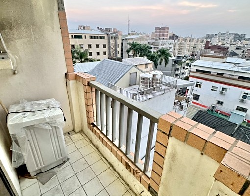 全新完工✨電梯陽台獨洗✨台水電✨24時管理員✨近勤美✨可租補 - Image 6