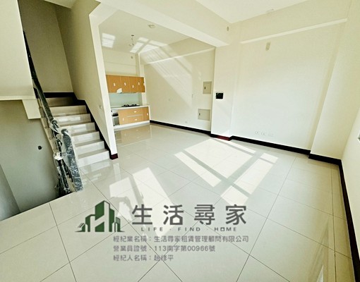 近中港夜市❣️全新三房透天☑️雙平車💯設備可談‼️ - Image 1