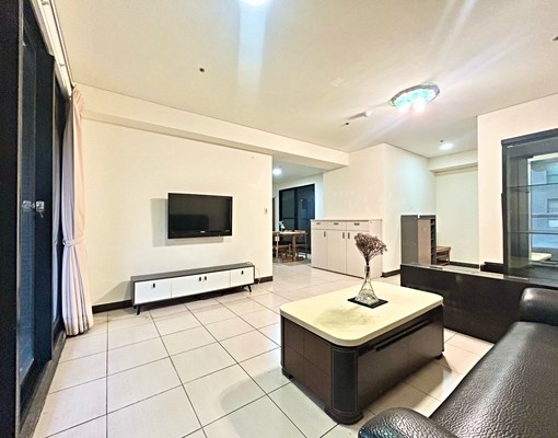 現折三萬八❗️超大3房🉑租補🉑寵含管平車 - Image 1