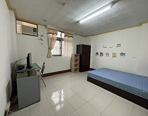 南大路近育賢國中,2樓採光.租6600元 - Image 1