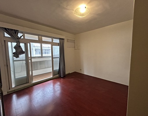 屋主自租~仲介勿擾~南區整棟出租|1~4樓+地下室車位|7房 - Image 13