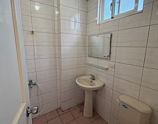 竹科金山街變頻冷氣大坪數獨立陽台洗衣機採光通風佳室內機車位 - Image 4