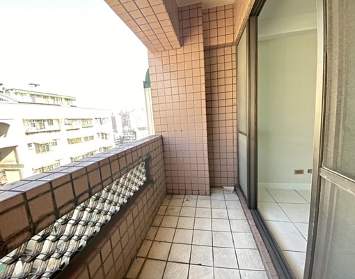 海山捷運鑽戒景觀3房+坡平車位 - Image 10