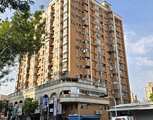 🍎鼎山商圈生活機能優全新套房採光通風佳 - Image 1