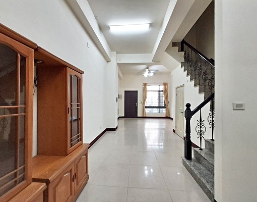 沙鹿超俗整棟透天✨車庫|可租補戶籍💯近光田醫院 - Image 1