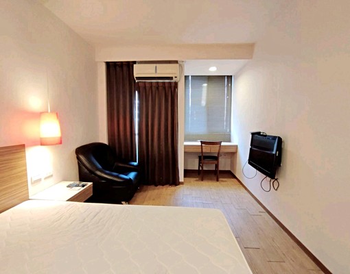 中山國中站可寵採光落地窗美套壁面式大衣櫃獨洗陽台寬廣視野無價 - Image 1