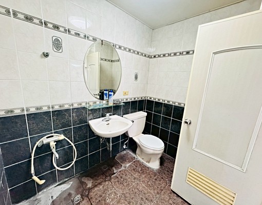 五權西路美術館整層出租大忠南街有電梯適合電商百業 - Image 7