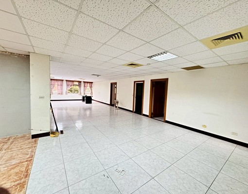 五權西路美術館整層出租大忠南街有電梯適合電商百業 - Image 5