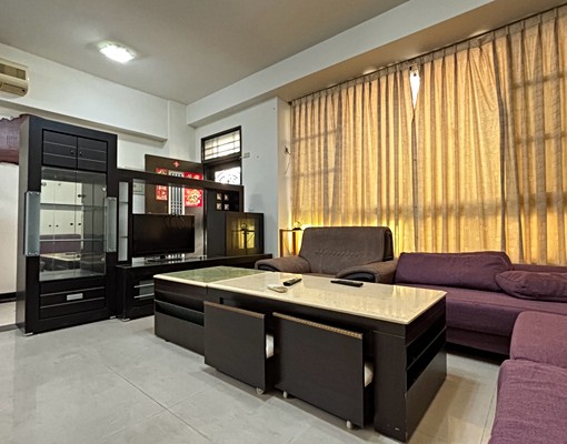 秒殺價🔥西屯路社區別墅!門前停車 - Image 1