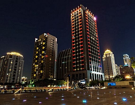 文心ll市府☪電梯☪精品漂亮時尚商旅☪沙發☪大衛浴☪獨洗 - Image 1