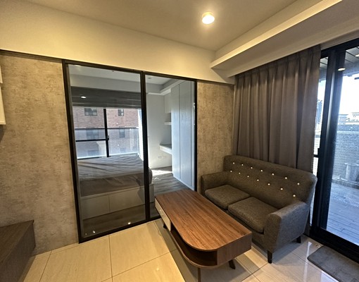 家樂福商圈~親愛的House一房廳高樓露臺戶~全配 - Image 1