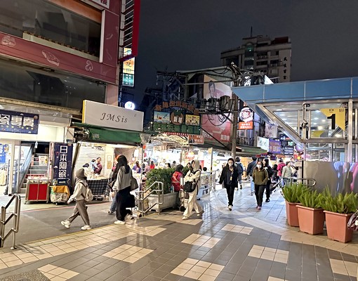 新埔捷運-超棒完善生活機能-3房公寓-可寵-可租補-可入戶籍 - Image 15